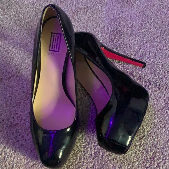 Black Heels - Picture 2 of 4